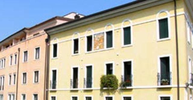 Hotel Due Leoni Sacile Esterno foto